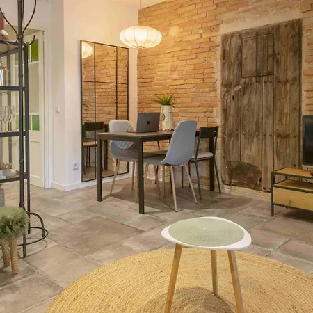 Chic In Center * Girona